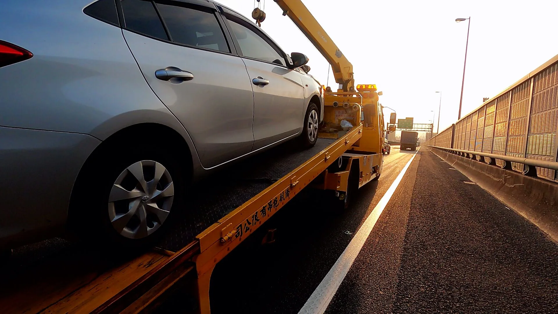 Foto pendiri sedang belajar tentang derek.