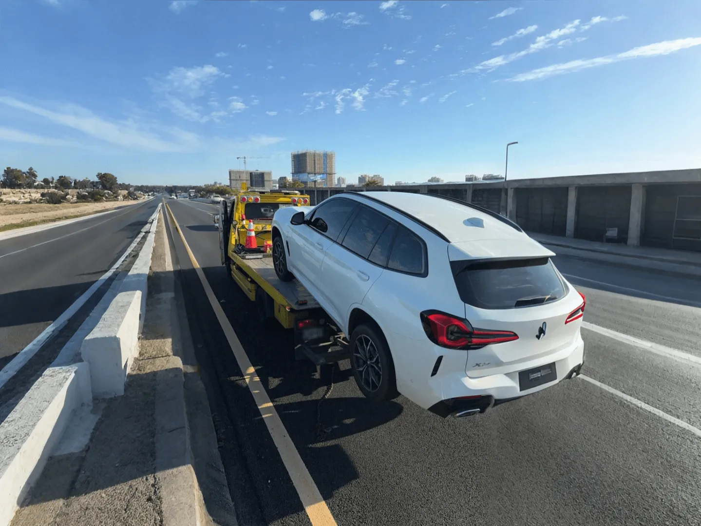 Sau một vụ va chạm từ phía sau trên đường cao tốc, chiếc xe bị rơi trong quá trình kéo? Ngành công nghiệp kéo xe của chúng ta nên học được gì từ một trường hợp thiệt hại ba lần